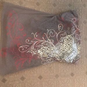 Strapless grey top with metallic design